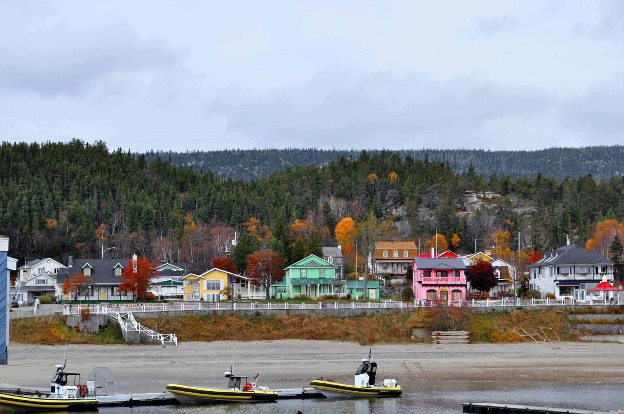 Hotel Le Pionnier Tadoussac Eksteriør bilde