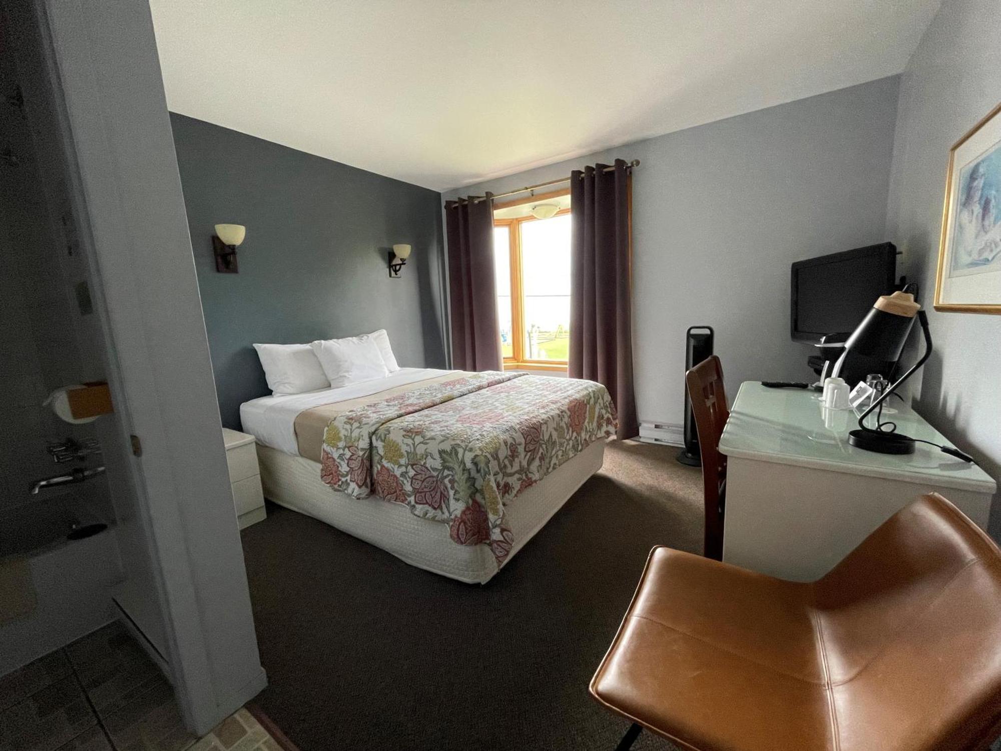 Hotel Le Pionnier Tadoussac Eksteriør bilde